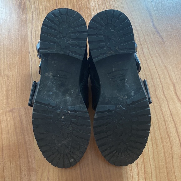 Blondo Camila Waterproof Bootie - Picture 4 of 6